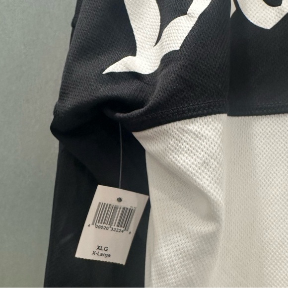 Disneyland Black and White Long Sleeve Mesh/rash guard spirit Jersey NWT - Picture 6 of 7